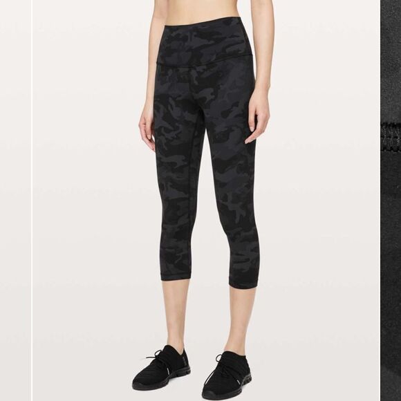 Lululemon Align Crop *21"
Incognito Camo Multi Grey
Size 6 - Picture 7 of 12
